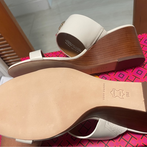 Tory Burch Authentic Genuine leather wedge sandals. Elegant and stylish NWT. sz9 - Picture 4 of 5